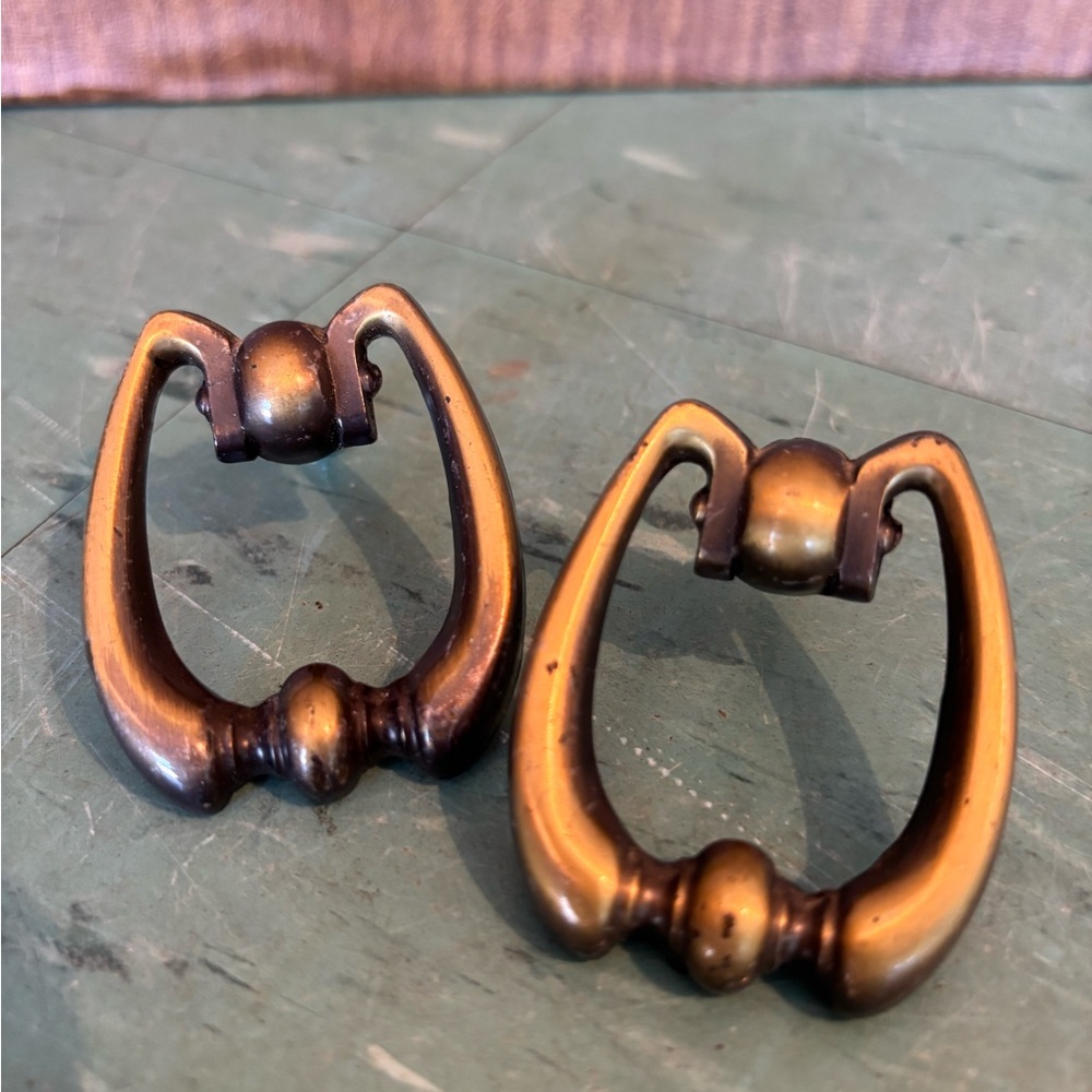 Set of 2 vintage Amerock brass/bronze drawer pulls
